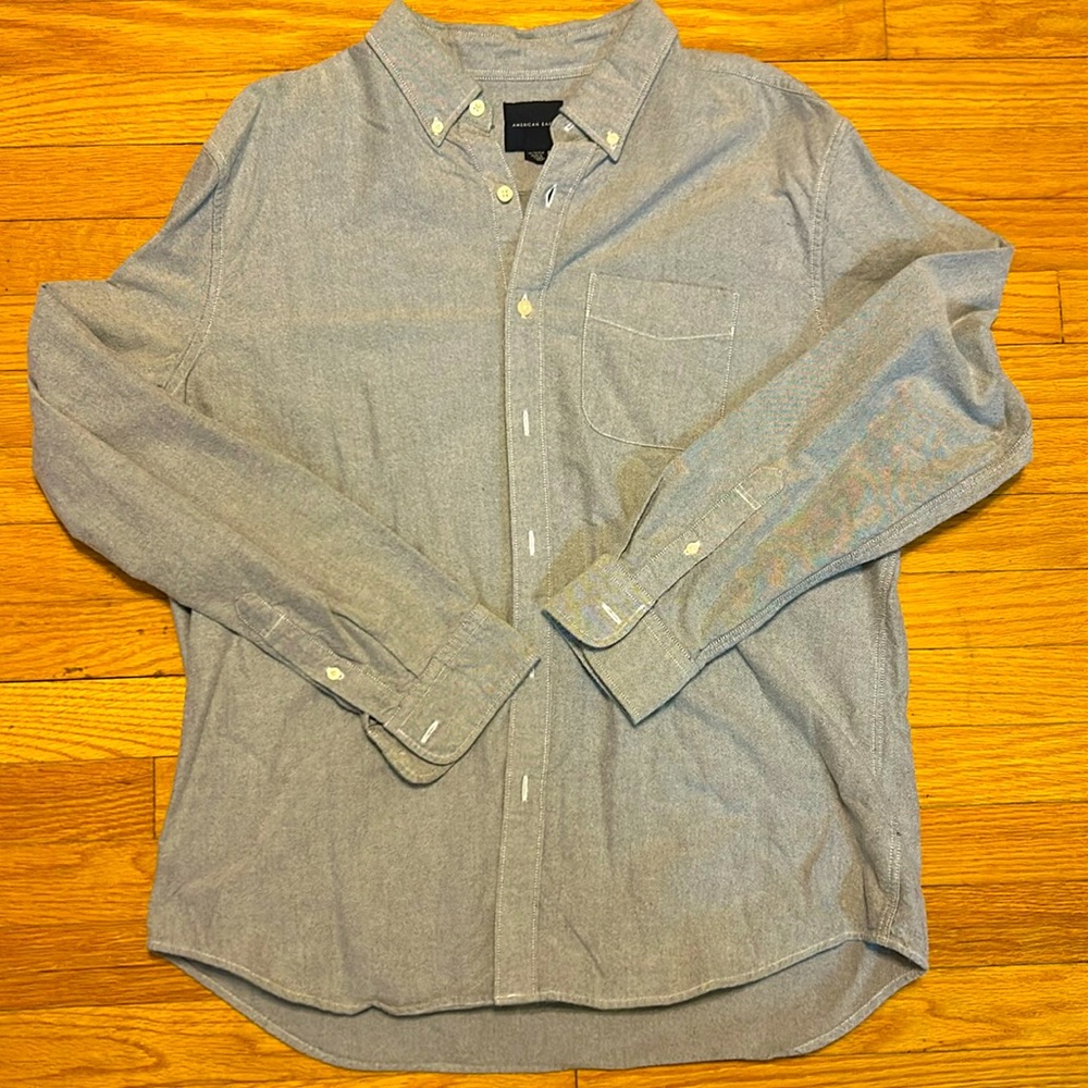 American Eagle Mens Light Blue Button Down shirt. Size XL.